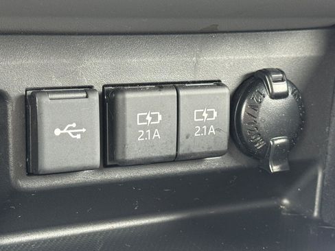 Used 2021 Toyota Highlander XLE image 20