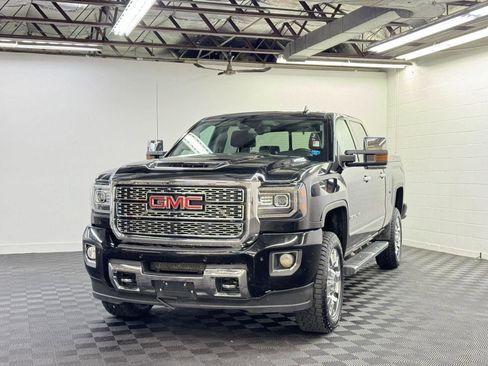 Used 2018 GMC Sierra 2500 Denali w/ Duramax Plus Package image 1