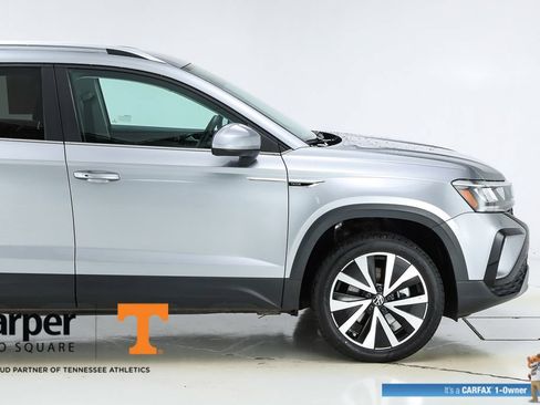 Used 2024 Volkswagen Taos SE FWD image 12