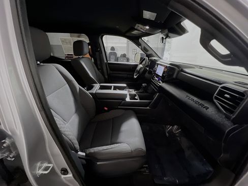 Used 2025 Toyota Tundra SR image 31