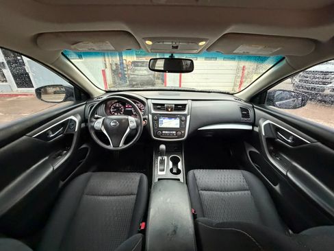 Used 2017 Nissan Altima 2.5 SV w/ Convenience Package FWD image 11
