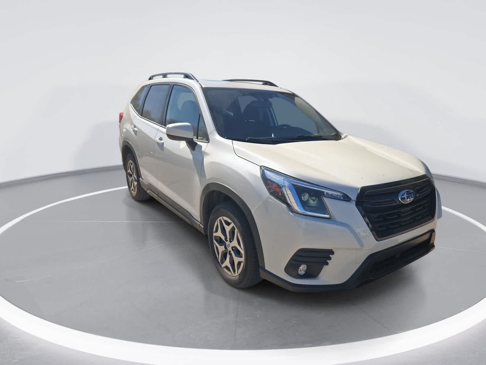 Used 2024 Subaru Forester Premium AWD/4WD image 2