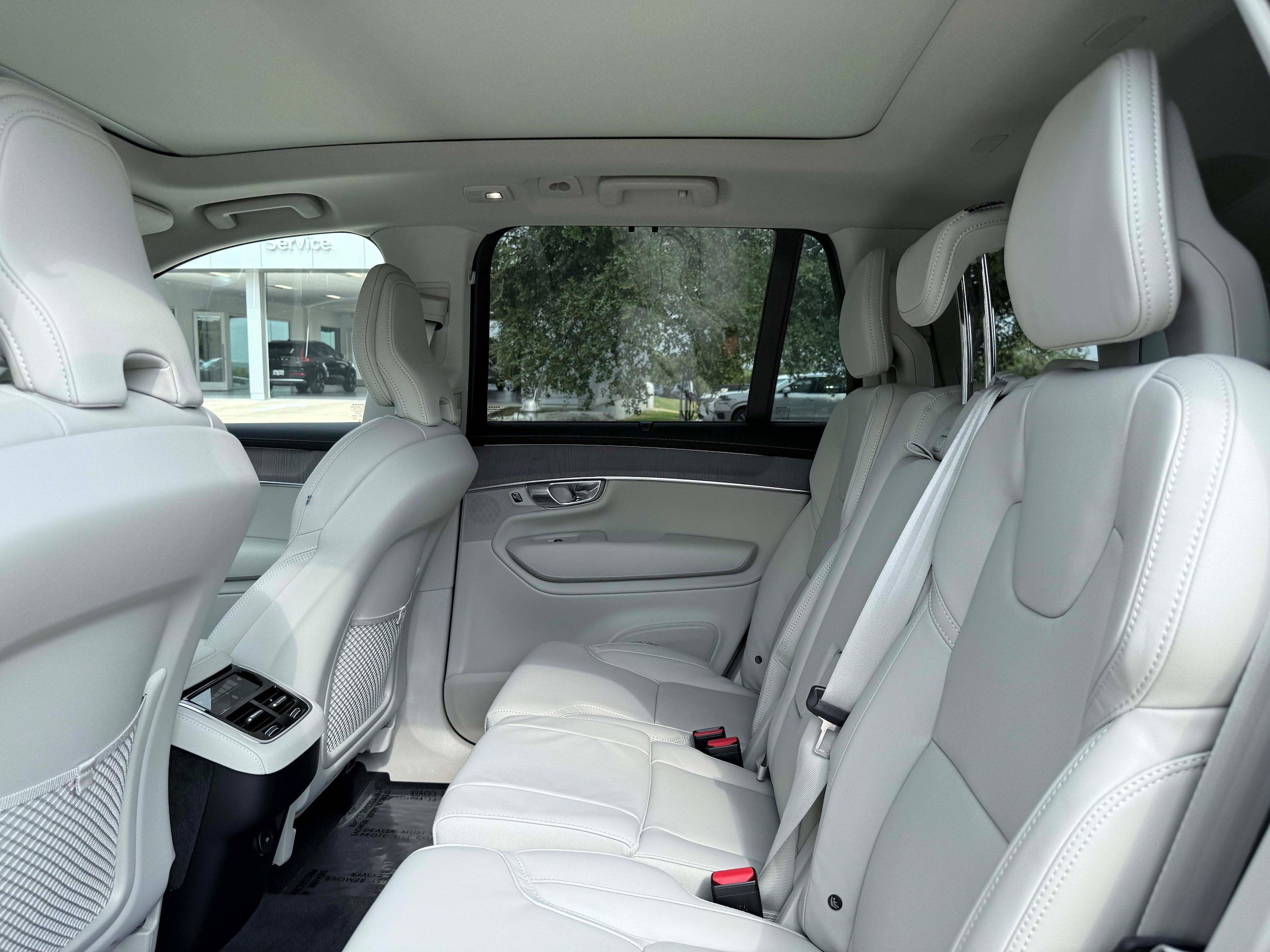 New 2026 Volvo XC90 B6 Ultra w/ Protection Package Premier AWD/4WD image 16