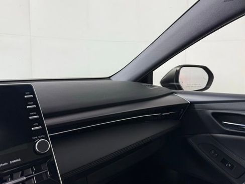 Used 2020 Toyota Avalon XSE image 16