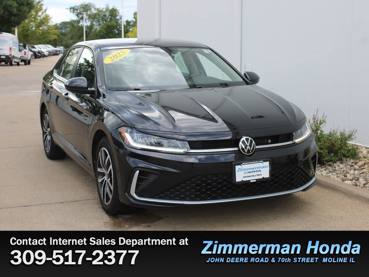 Used 2025 Volkswagen Jetta SE FWD image 3