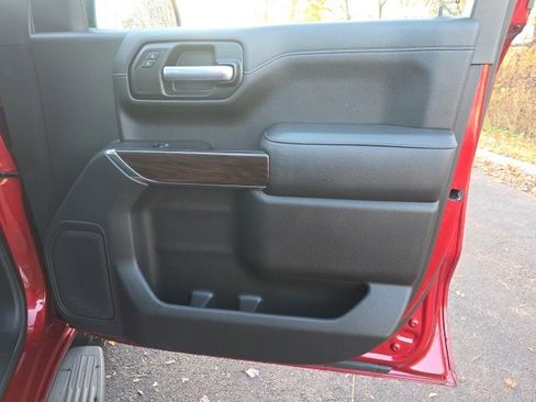 Used 2021 GMC Sierra 1500 SLT w/ SLT Premium Package image 9