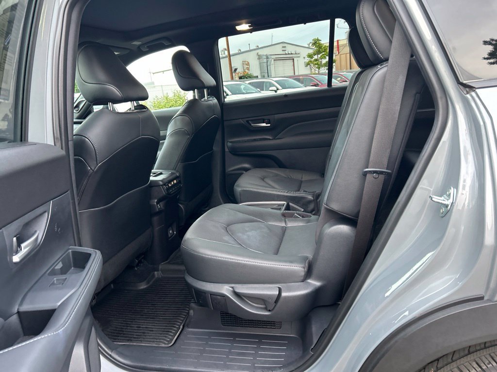 Used 2026 Toyota Grand Highlander AWD Hybrid image 23