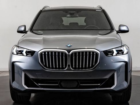 Used 2024 BMW X5 xDrive50e w/ Premium Package AWD/4WD image 2