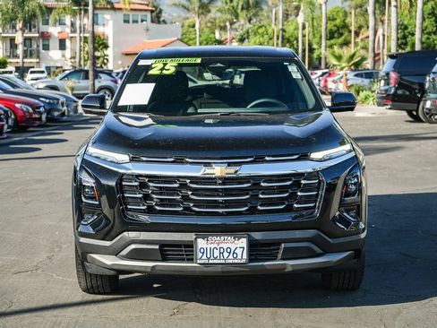 Used 2025 Chevrolet Equinox LT w/ Safety and Technology Package FWD image 2