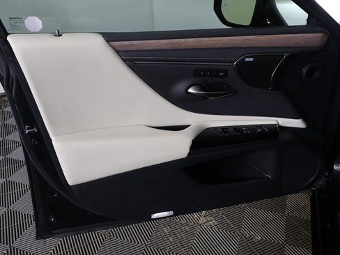 Used 2023 Lexus ES 350 w/ Ultra Luxury Package image 27