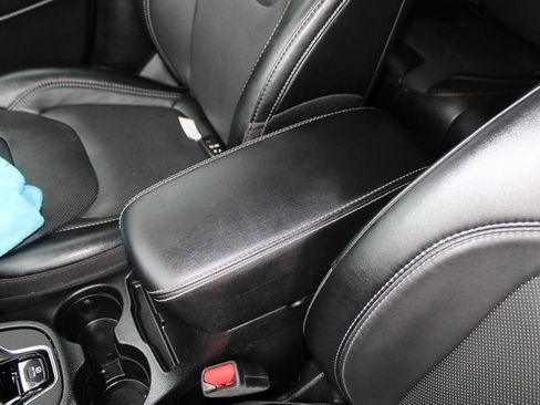 Used 2023 Jeep Cherokee Altitude Lux image 38