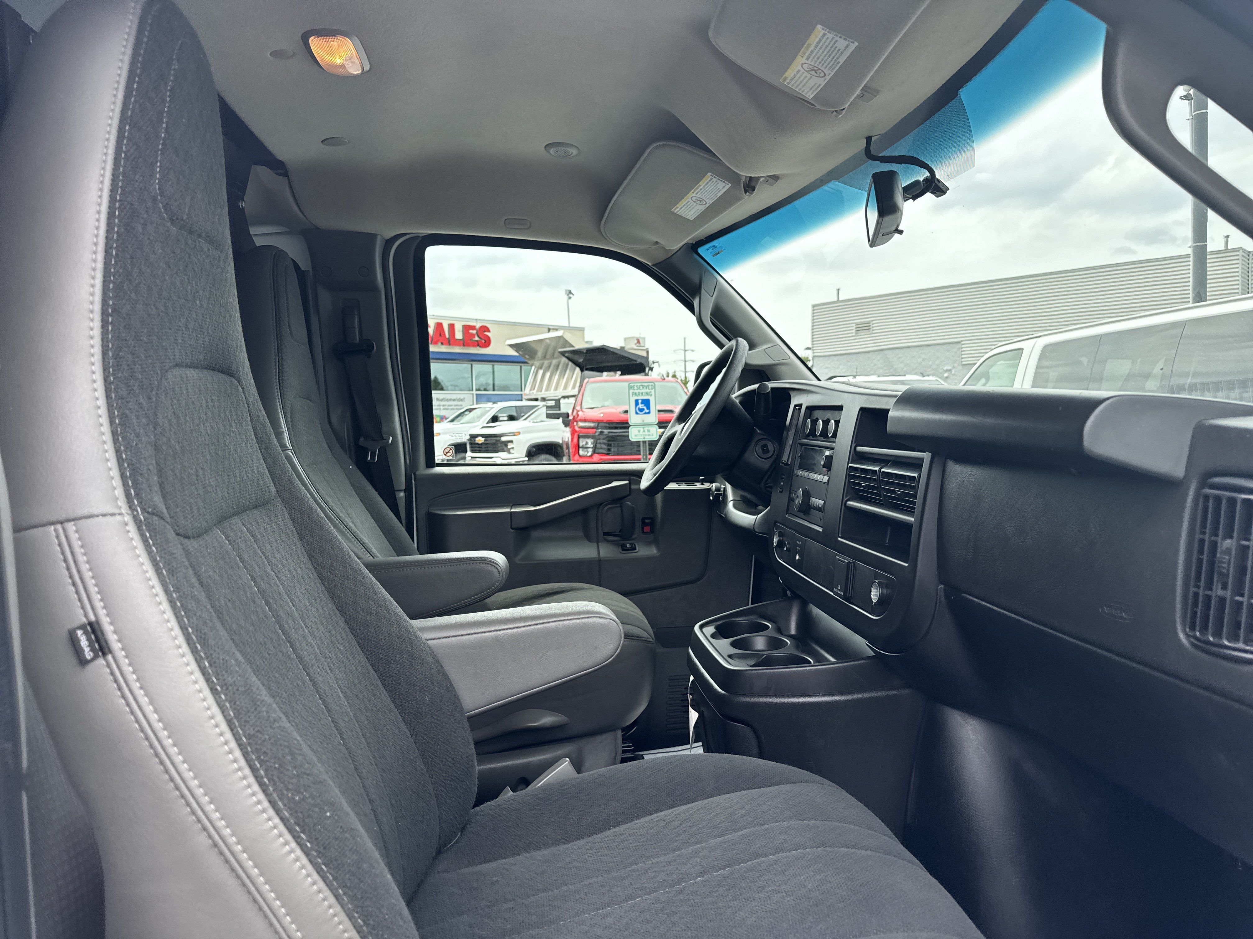 Used 2024 Chevrolet Express 2500 w/ Driver Convenience Package RWD image 4