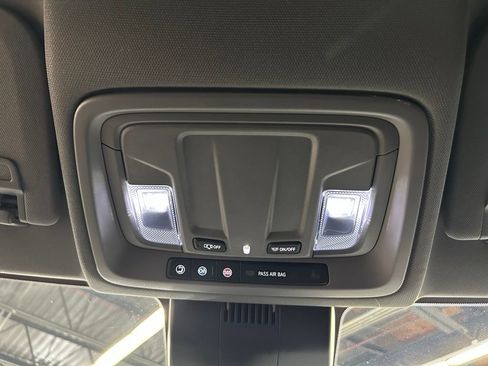 Used 2026 GMC Sierra 1500 SLE AWD/4WD image 23