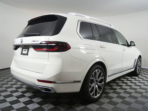 Certified 2025 BMW X7 xDrive40i w/ Premium Package AWD/4WD image 3