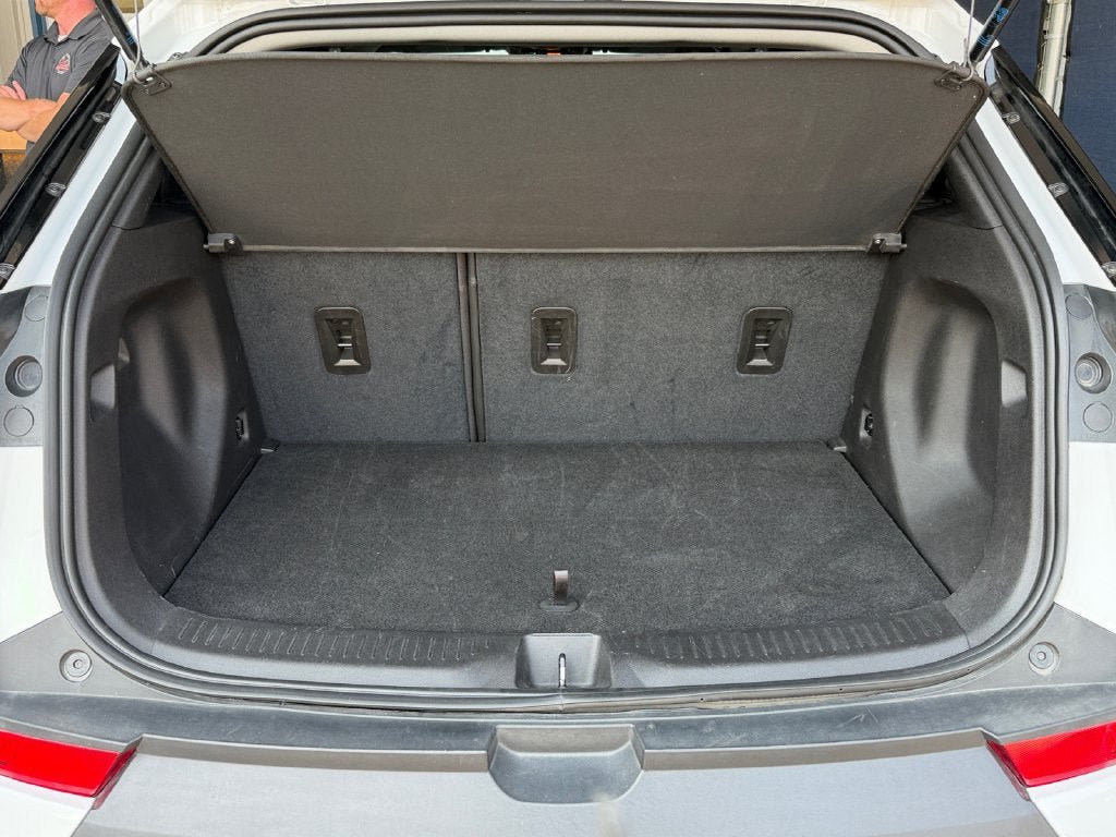 Used 2023 Chevrolet Bolt EUV Premier w/ Sun & Sound Package FWD image 23