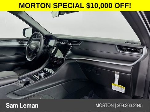 New 2025 Jeep Grand Cherokee L Altitude image 30