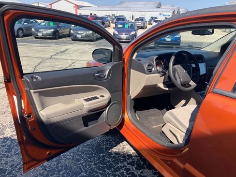 Used 2011 Dodge Caliber Mainstreet w/ Security Group image 9