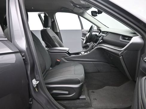 Used 2022 Jeep Grand Cherokee L Laredo w/ Luxury Tech Group I image 20