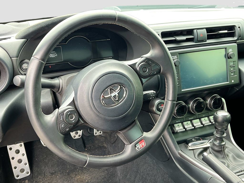 Used 2023 Toyota GR86 Premium RWD image 11