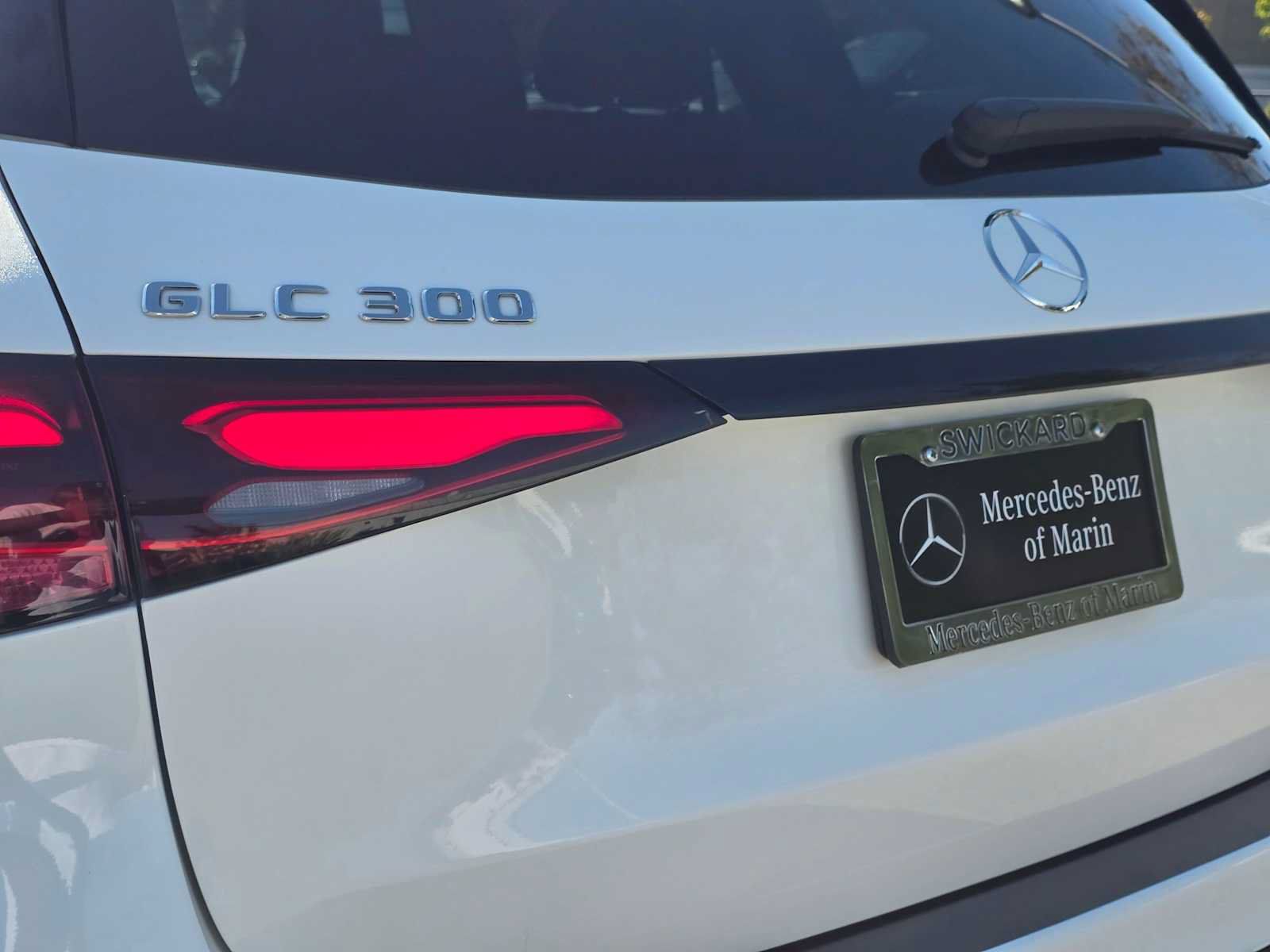 Used 2025 Mercedes-Benz GLC 300 4MATIC image 13