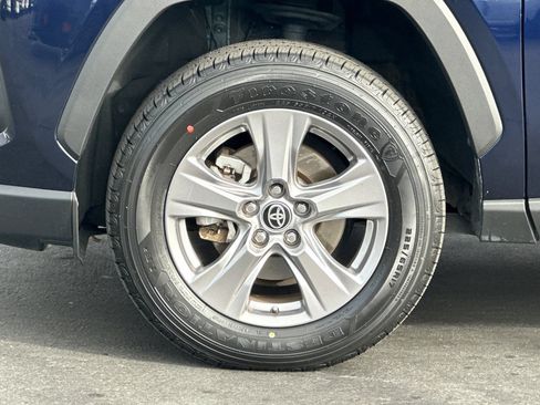 Used 2025 Toyota RAV4 XLE FWD image 28