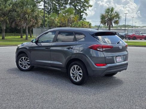 Used 2016 Hyundai Tucson SE w/ Option Group 02 FWD image 4