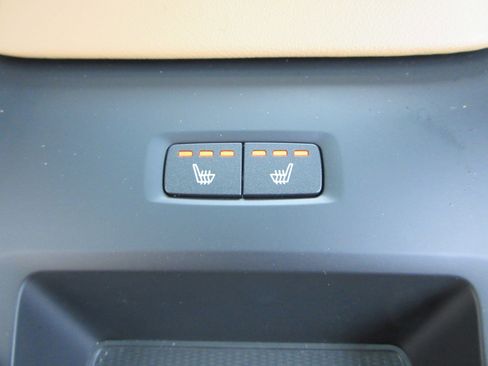 Used 2023 Volvo XC60 T8 Ultimate image 23