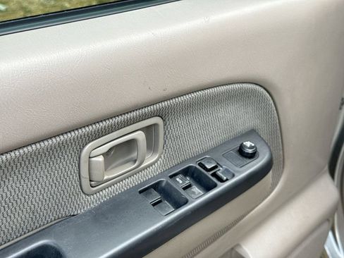 Used 2004 Nissan Frontier XE w/ (PWR) Pwr Pkg RWD image 12