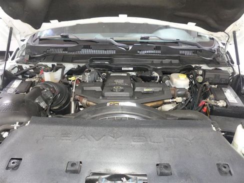 Used 2018 RAM 3500 Tradesman w/ Chrome Appearance Group image 11