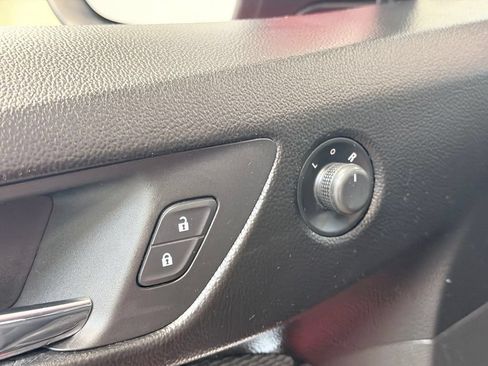 Used 2017 Chevrolet Cruze LS FWD image 9