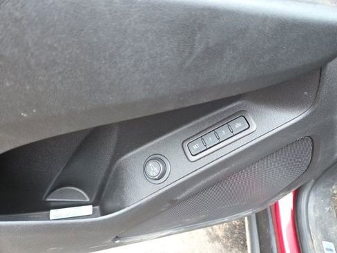 Used 2019 Chevrolet Equinox Premier image 12