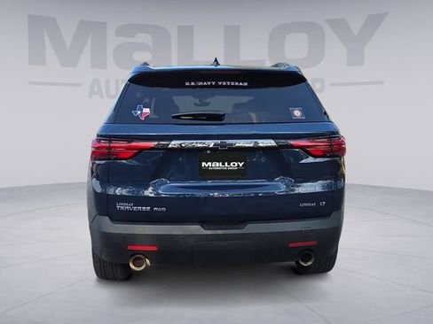 Used 2022 Chevrolet Traverse LT w/ LT Premium Package AWD/4WD image 4