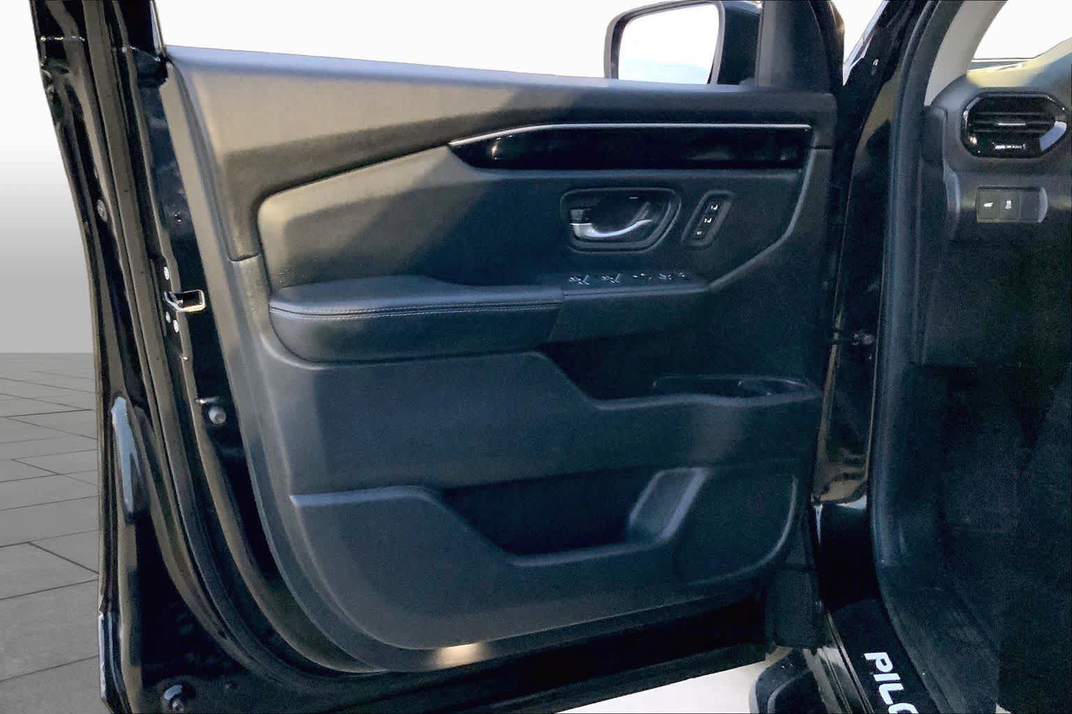 Used 2025 Honda Pilot Touring image 22