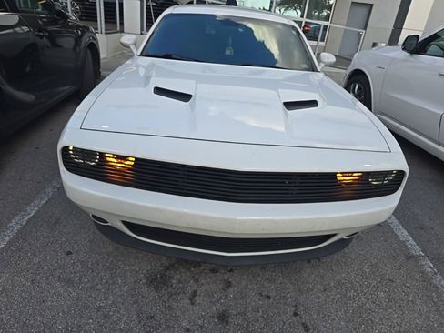 Used 2018 Dodge Challenger R/T image 6