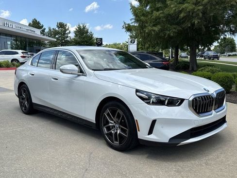 Used 2026 BMW 530i xDrive AWD/4WD image 6