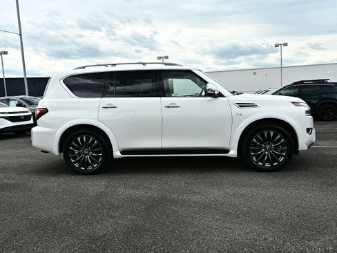 Used 2022 Nissan Armada Platinum w/ Captain's Chairs Package AWD/4WD image 5