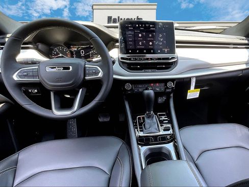 New 2025 Jeep Compass Limited image 5