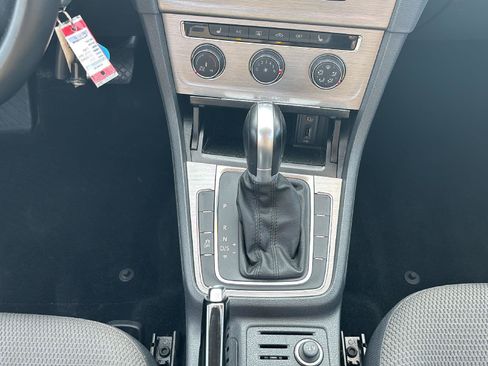 Used 2017 Volkswagen Golf S AWD/4WD image 12