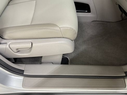 Used 2013 Honda CR-V LX image 38