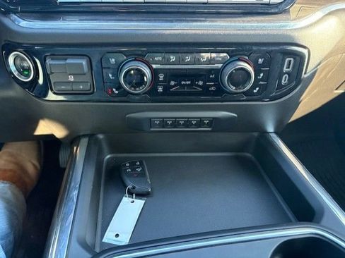 Used 2025 Chevrolet Silverado 2500 LTZ w/ LTZ Texas Edition AWD/4WD image 19