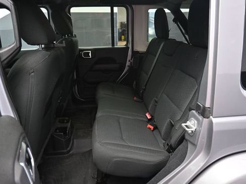 Used 2020 Jeep Wrangler Unlimited Sahara AWD/4WD image 12