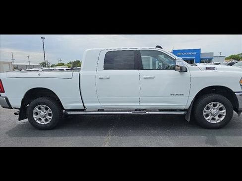 Used 2023 RAM 2500 Laramie AWD/4WD image 2