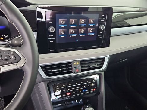 New 2026 Volkswagen Taos SE AWD/4WD image 28