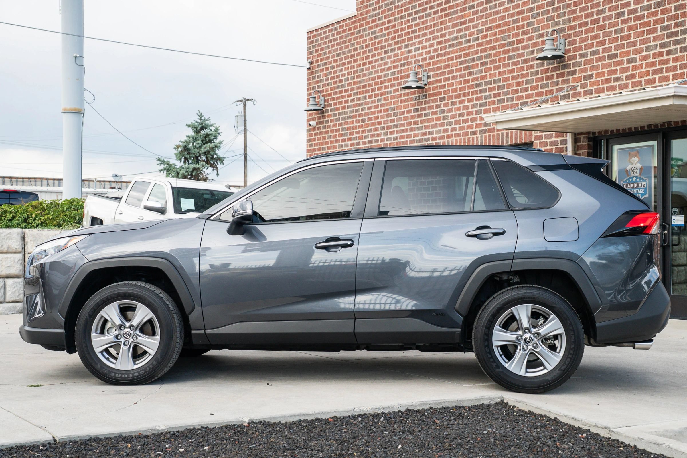 Used 2025 Toyota RAV4 XLE w/ Convenience Package AWD/4WD image 3