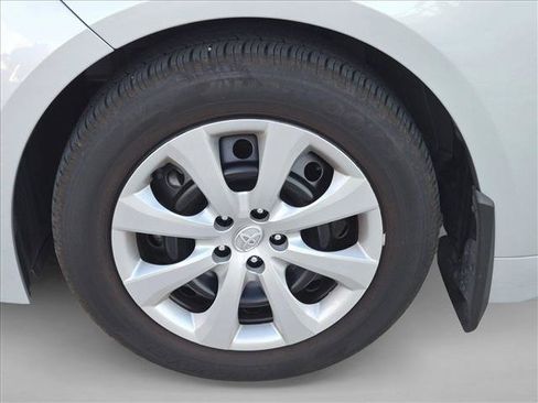 Used 2025 Toyota Corolla LE FWD image 9