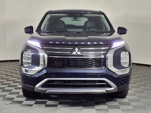 New 2025 Mitsubishi Outlander SE image 2