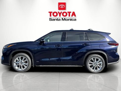 New 2026 Toyota Highlander Limited AWD/4WD image 8