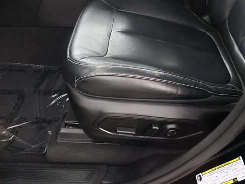 Used 2023 Jeep Grand Cherokee Limited AWD/4WD image 32