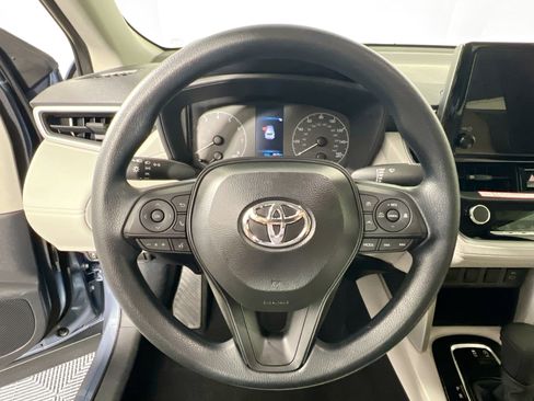Used 2025 Toyota Corolla Cross L image 17