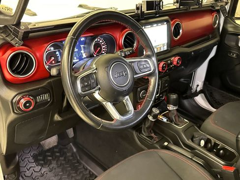 Used 2022 Jeep Wrangler Unlimited Rubicon w/ Xtreme Recon 35" Tire Package AWD/4WD image 19